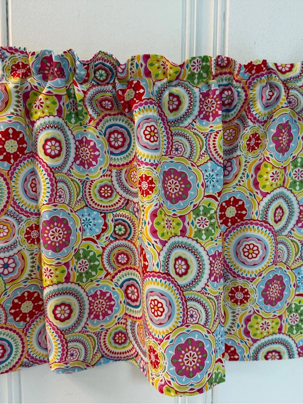 Floral circles window valance curtain